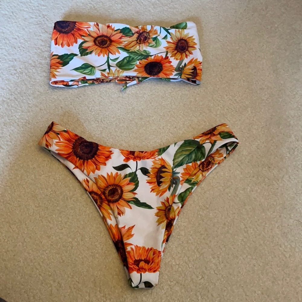 Bikini suit